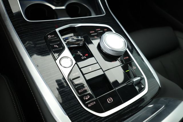 2023 BMW X7 M60i with B&W Diamond Surround Sound + Executive & Climate Pkgs - 22897148 - 13