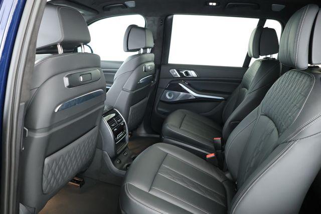 2023 BMW X7 M60i with B&W Diamond Surround Sound + Executive & Climate Pkgs - 22897148 - 19