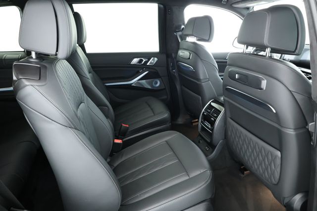 2023 BMW X7 M60i with B&W Diamond Surround Sound + Executive & Climate Pkgs - 22897148 - 22