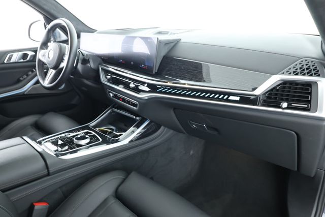 2023 BMW X7 M60i with B&W Diamond Surround Sound + Executive & Climate Pkgs - 22897148 - 24