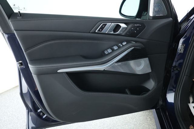 2023 BMW X7 M60i with B&W Diamond Surround Sound + Executive & Climate Pkgs - 22897148 - 7