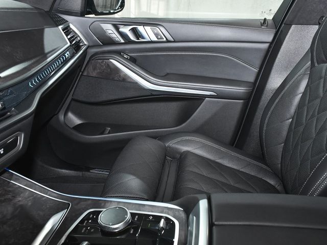 2023 BMW X7 xDrive40i - 22936652 - 50