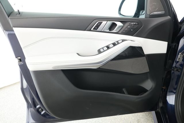2023 BMW X7 xDrive40i SAV with M Sport,Premium & Climate Comfort Packages - 22915766 - 8