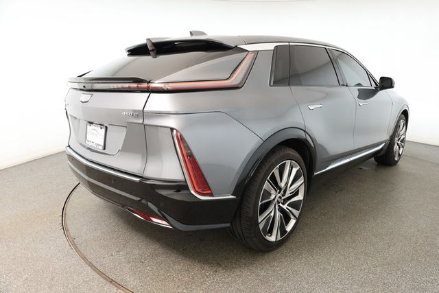 2023 Cadillac LYRIQ 4dr Luxury w/ 22'' Dynamic Split Spoke Reverse Rim Alloy Wheels - 22933282 - 3