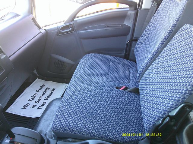 2023 Chevrolet 5500XD LCF DIESEL 16ft Box - 22834236 - 11