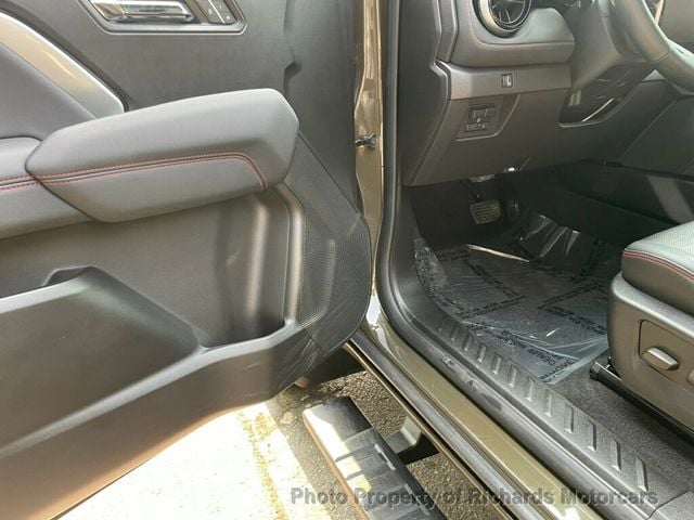 2023 Chevrolet Colorado 4WD Crew Cab Z71 - 22911944 - 9