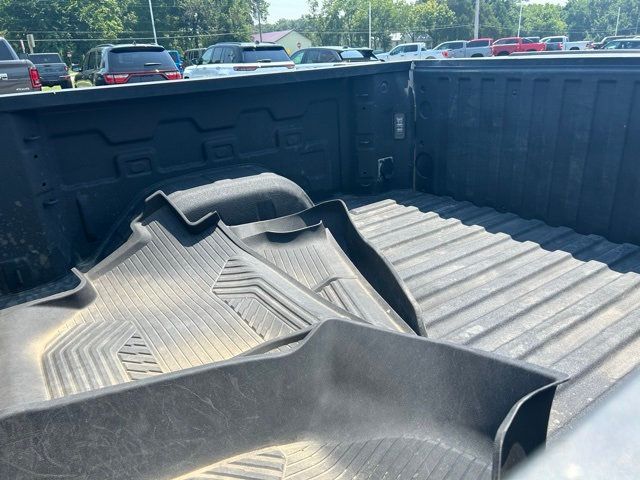 2023 Chevrolet Silverado 1500 4WD Crew Cab 147" LT Trail Boss - 22936890 - 21