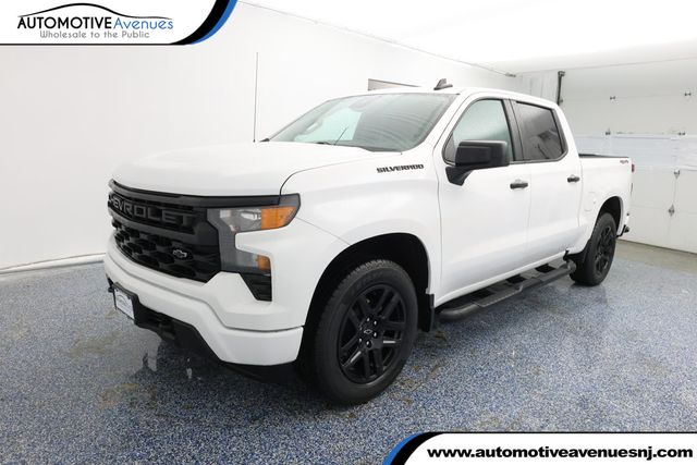 2023 Chevrolet Silverado 1500 4WD Crew Cab 157'' Custom with 4'' Round Assist Steps - 22939264 - 0