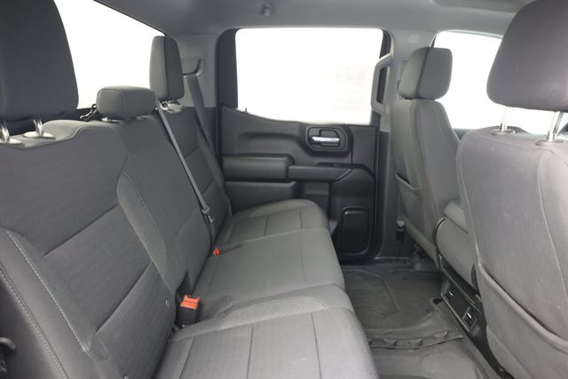 2023 Chevrolet Silverado 1500 4WD Crew Cab 157'' Custom with 4'' Round Assist Steps - 22939264 - 17