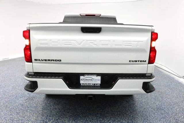 2023 Chevrolet Silverado 1500 4WD Crew Cab 157'' Custom with 4'' Round Assist Steps - 22939264 - 3