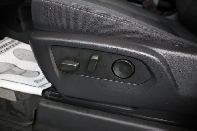 2023 Chevrolet Silverado 1500 4WD Crew Cab 157'' Custom with 4'' Round Assist Steps - 22939264 - 6