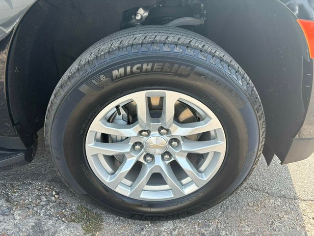 2023 Chevrolet Tahoe LuxuryPkg/4WD/DriverAlertPkg/BlindZoneAlert/LaneKeepAssist/NAV - 22913027 - 6