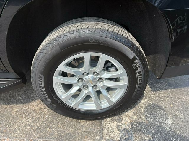 2023 Chevrolet Tahoe LuxuryPkg/4WD/DriverAlertPkg/BlindZoneAlert/LaneKeepAssist/NAV - 22913027 - 8