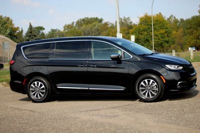 2023 Chrysler Pacifica - 2C4RC1S78PR626166
