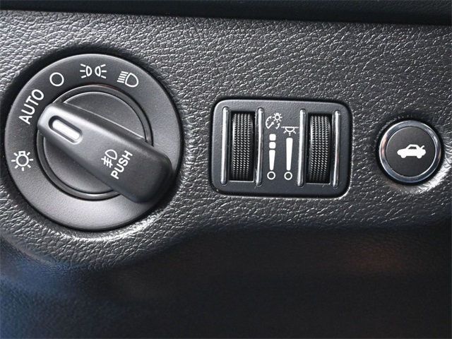 2023 Dodge Challenger R/T RWD - 22885409 - 21