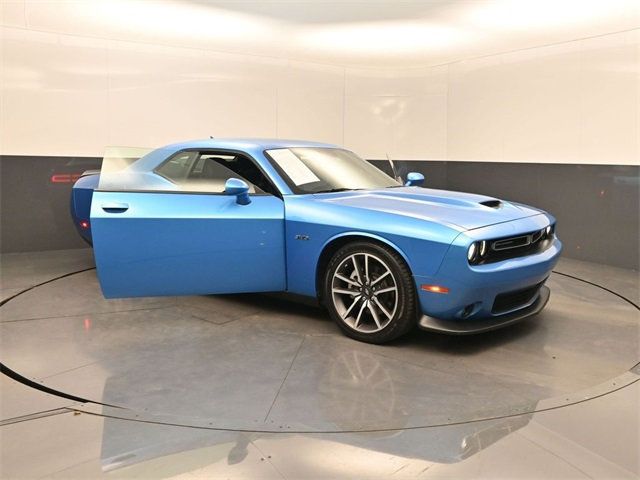 2023 Dodge Challenger R/T RWD - 22885409 - 32