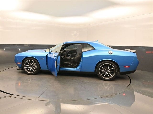 2023 Dodge Challenger R/T RWD - 22885409 - 33
