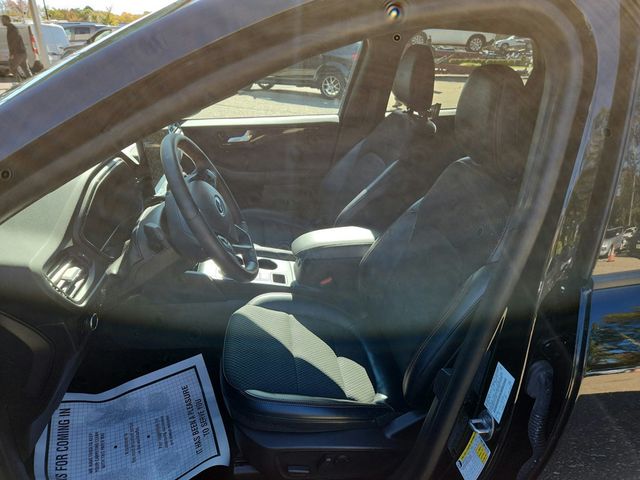 2023 Ford Escape ST-Line AWD with Tech Package #1 - 22934649 - 8
