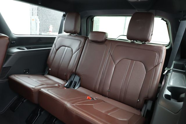 2023 Ford Expedition Max Limited 4x4 w/ Equipment 302A, HD Trailer Tow Pkg, 15.5'' Screen - 22939223 - 19