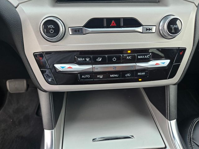 2023 Ford Explorer XLT 4WD - 22932522 - 17