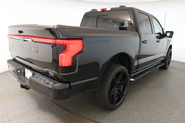 2023 Ford F-150 Lightning Platinum 4WD SuperCrew 5.5' Box with Enhanced 24'' Wheels - 22928146 - 3
