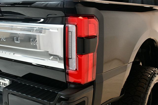 2023 Ford Super Duty F-250 SRW Platinum 4WD Crew Cab 6.75' Box - 22894814 - 14
