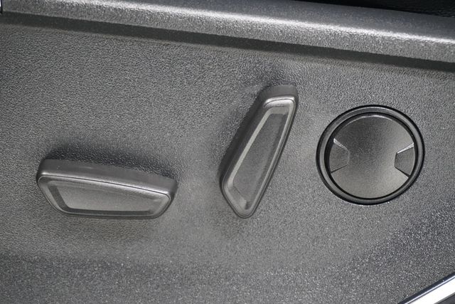 2023 Ford Super Duty F-350 SRW LARIAT 4WD Crew Cab 6.75' Box - 22921721 - 17