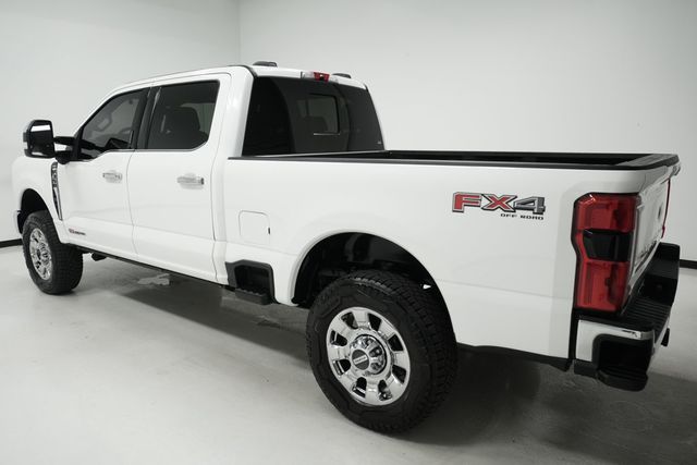 2023 Ford Super Duty F-350 SRW LARIAT 4WD Crew Cab 6.75' Box - 22921721 - 4