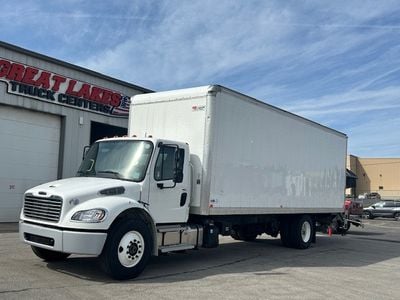 2023 Freightliner M2106