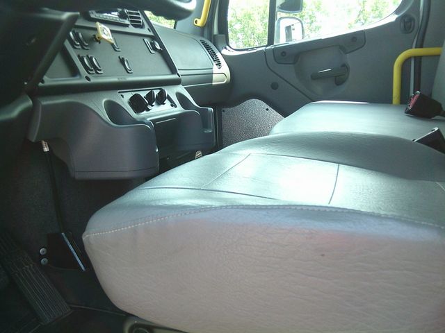 2023 Freightliner M2106 2023 FREIGHTLINER 26' MORGAN BOX TRUCK - 22632870 - 8