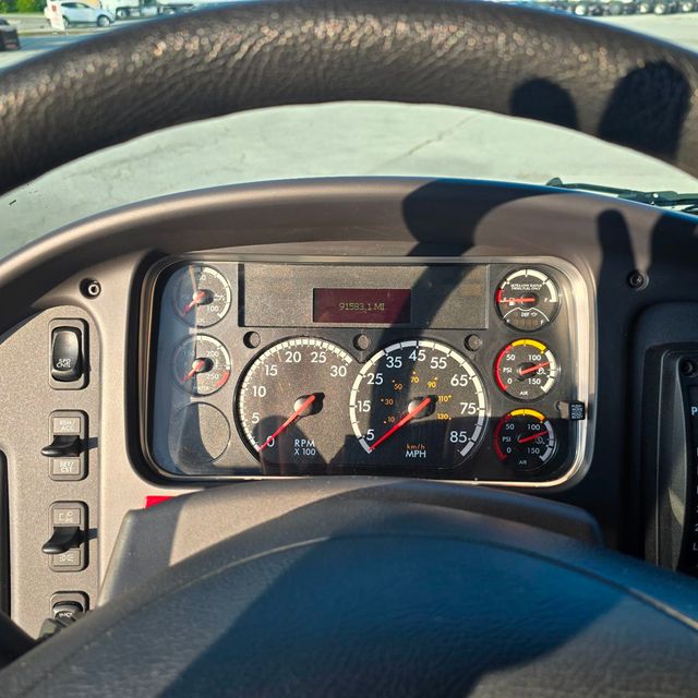 2023 Freightliner M2 106  - 22591323 - 13