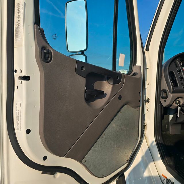 2023 Freightliner M2 106  - 22591323 - 22