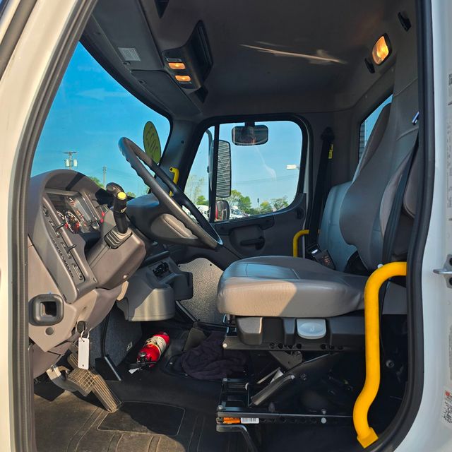 2023 Freightliner M2 106  - 22591323 - 41