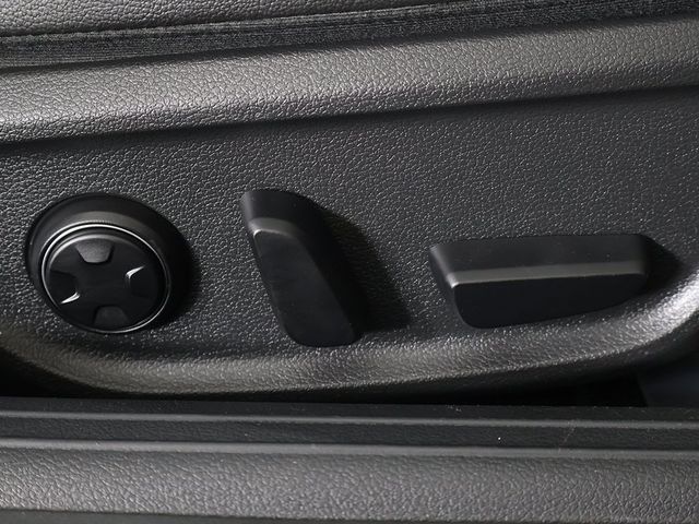 2023 Genesis G70 2.0T AWD - 22918226 - 36