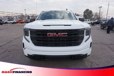 2023 GMC Sierra 1500 Pro's photo