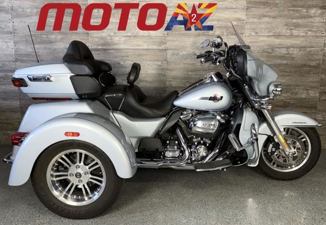 2023 Harley-Davidson FLHTCUTG Triglide Ultra Classic One Owner! - 22928274 - 0