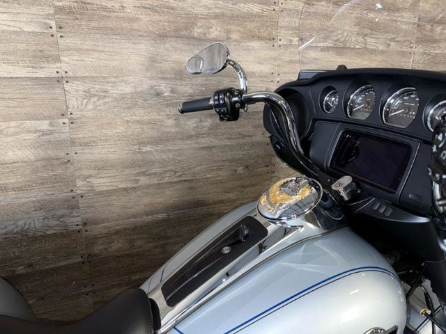 2023 Harley-Davidson FLHTCUTG Triglide Ultra Classic One Owner! - 22928274 - 7