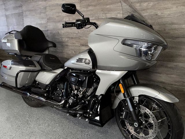 2023 Harley-Davidson FLTRXSE Road Glide CVO SUPER CLEAN! - 22892329 - 1