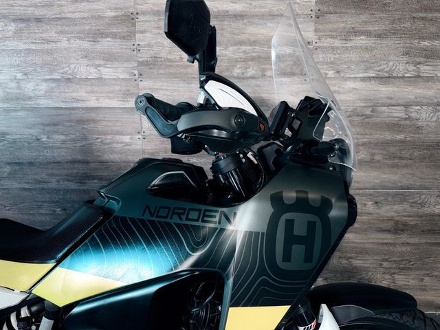 2023 Husqvarna Norden 901 LOW MILES! - 22884073 - 3