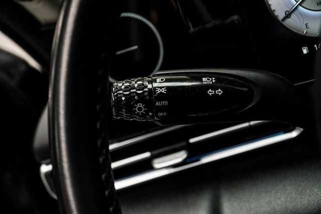 2023 Hyundai Elantra Limited IVT - 22936072 - 26