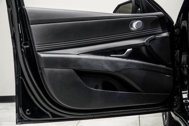 2023 Hyundai Elantra Limited IVT - 22936072 - 28