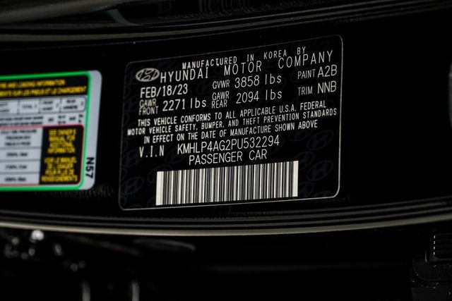 2023 Hyundai Elantra Limited IVT - 22936072 - 38