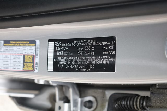 2023 Hyundai Elantra Limited IVT - 22903049 - 11