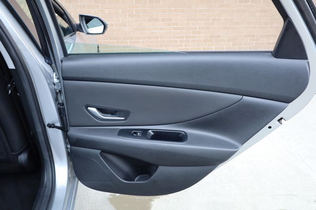 2023 Hyundai Elantra Limited IVT - 22903049 - 21