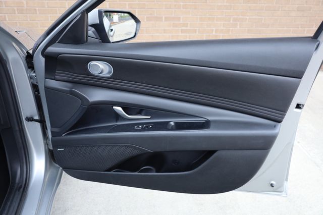 2023 Hyundai Elantra Limited IVT - 22903049 - 25