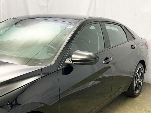 2023 Hyundai Elantra SEL IVT - 22934232 - 1