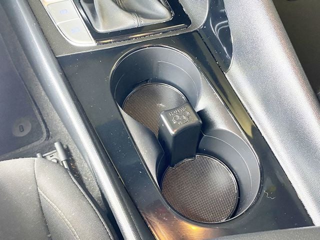 2023 Hyundai Elantra SEL IVT - 22934232 - 32