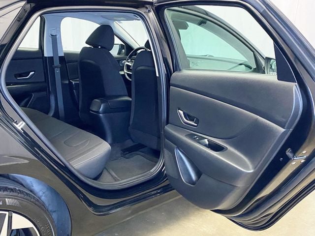 2023 Hyundai Elantra SEL IVT - 22934232 - 39