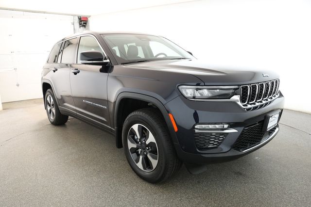 2023 Jeep Grand Cherokee 4xe 4x4 with Luxury Tech Group II & Mopar Finishing Package - 22917361 - 2