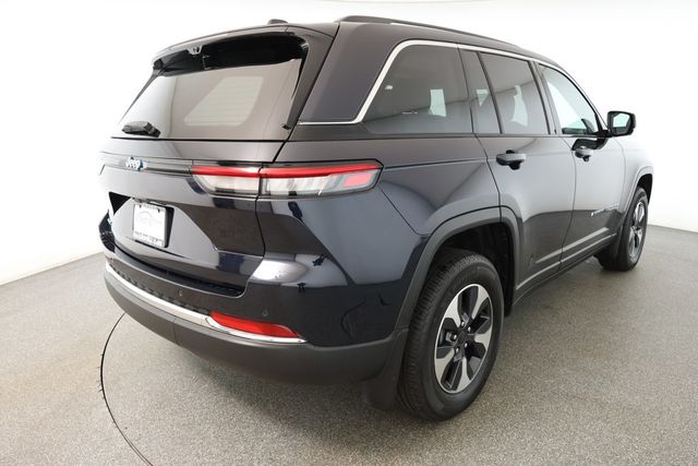 2023 Jeep Grand Cherokee 4xe 4x4 with Luxury Tech Group II & Mopar Finishing Package - 22917361 - 3